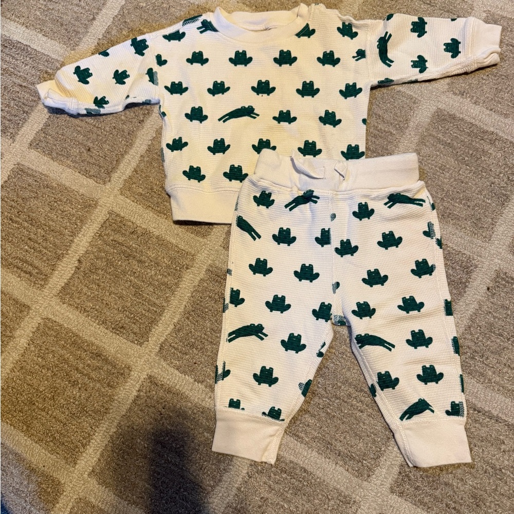 Hanna Andersson Cream and Green jumping frogs waffle knit